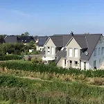 Doppelhaushaelfte Op De Geest 펜션