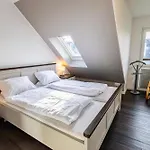 Doppelhaushaelfte Op De Geest