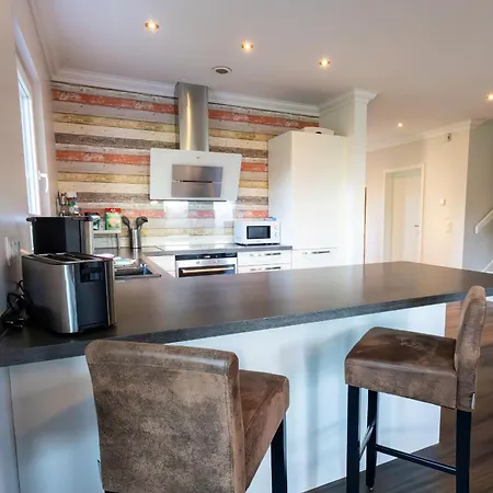 Doppelhaushaelfte Op De Geest *