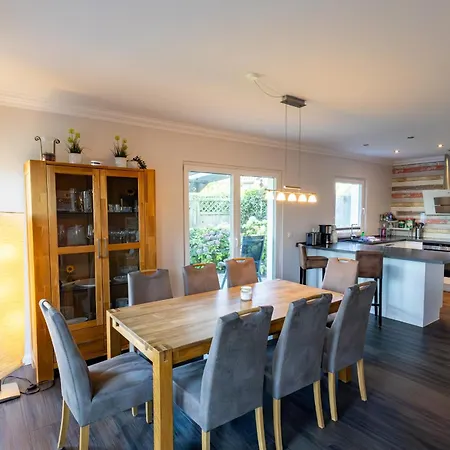 Doppelhaushaelfte Op De Geest Дом отдыха *