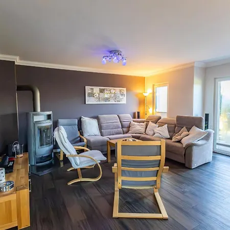 Doppelhaushaelfte Op De Geest *