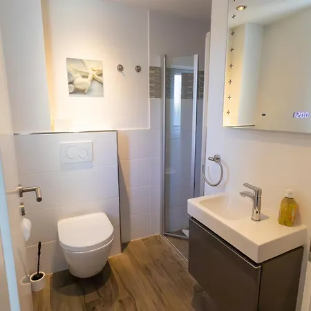 Dom wakacyjny Doppelhaushaelfte Op De Geest Böhl