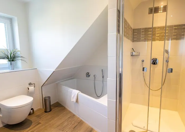 Doppelhaushaelfte Op De Geest 度假居